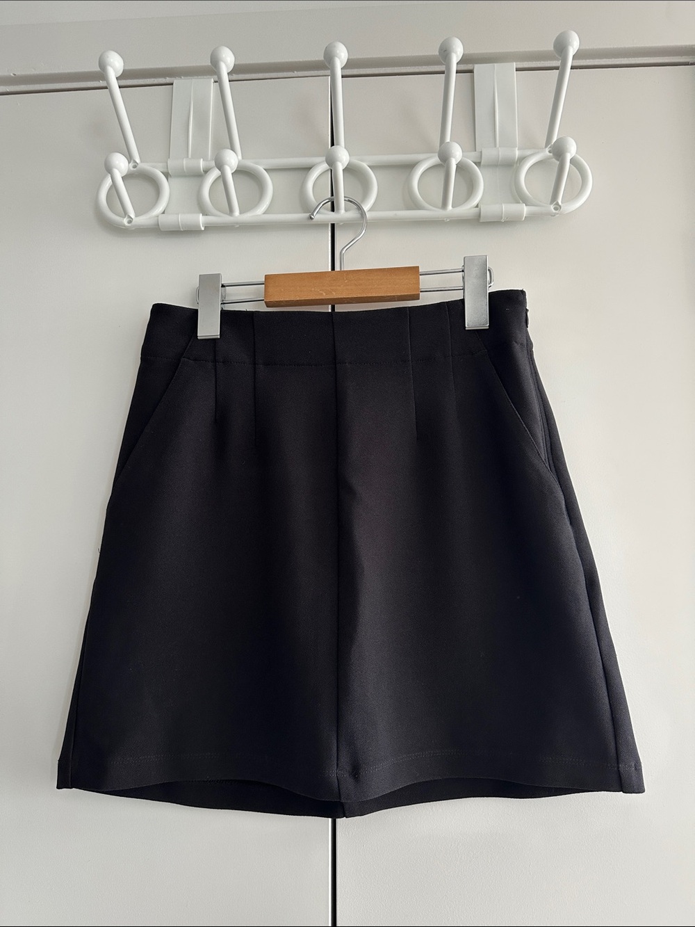 Abercrombie black skirt